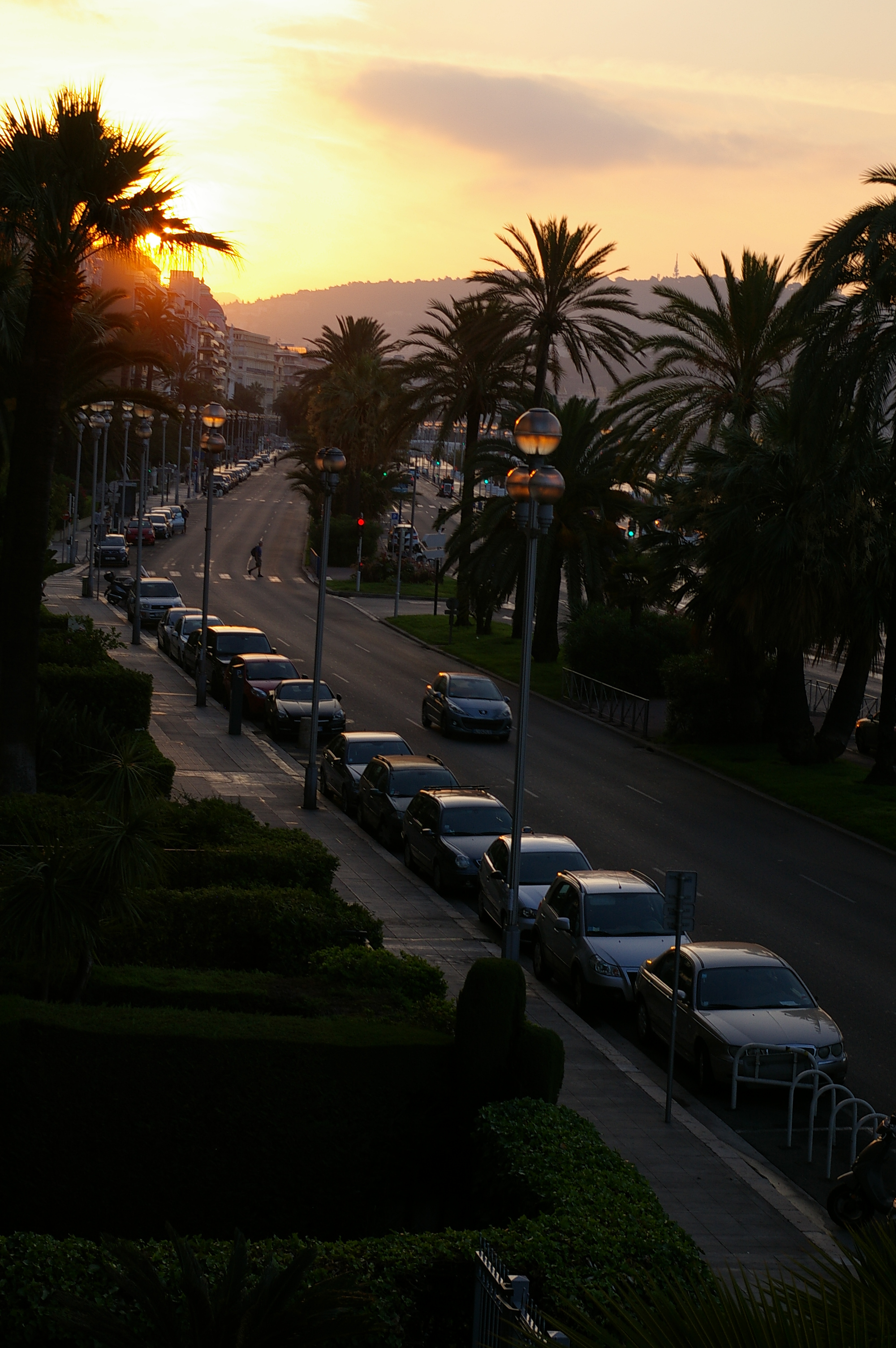 ნიცა — Promenade des Anglais მზის ჩასვლისას